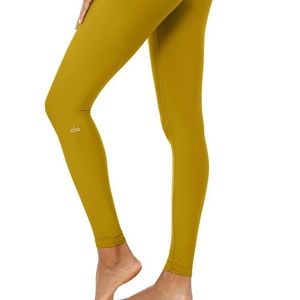ALO chartreuse airlift leggings size XS. EUC. Worn a handful of times.